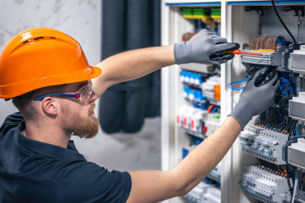 Best Affordable Emergency Electrician  in Greenacres, FL